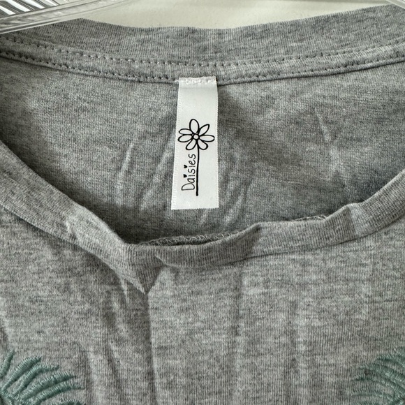 Women’s gray shirt with embroidery detail. Size S. Boutique top. Barely worn! - Picture 2 of 6